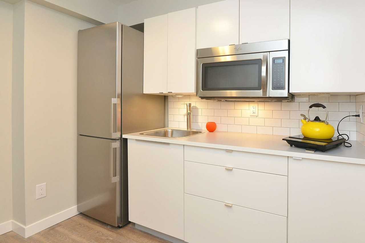 25 Santa Barbara Road, Toronto, Ontario, Canada, M2N 2C8 - Photo 4 of 7