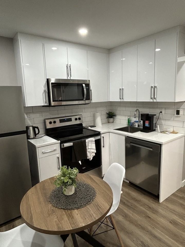 404 Myles Heidt Manor - Photo 4 of 15