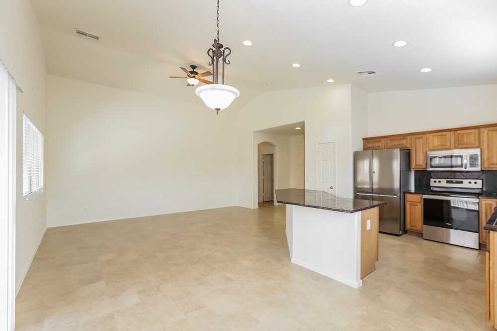 9127 W Elwood St - Photo 3 of 16