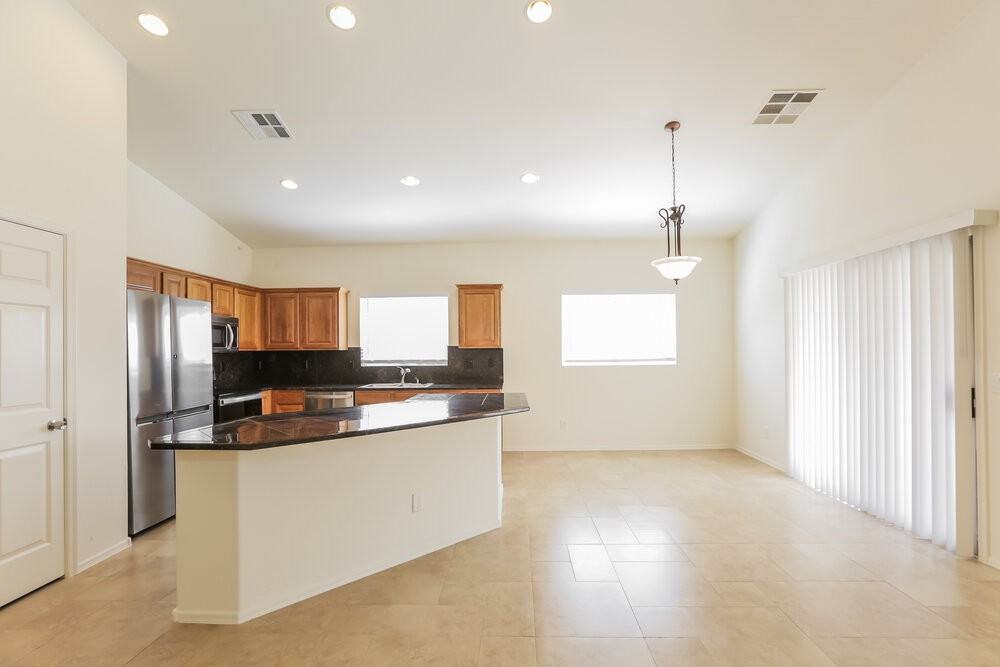 9127 W Elwood St - Photo 6 of 16