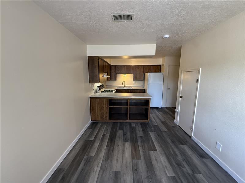 600 Morris St Ne #1 - Photo 4 of 29