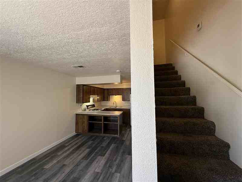 600 Morris St Ne #1 - Photo 7 of 29