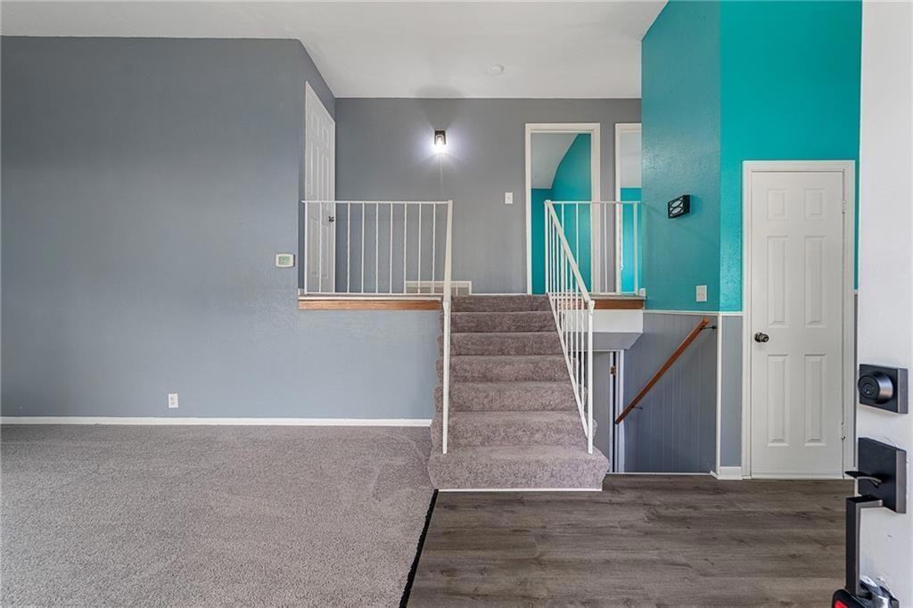 136 S Emma St - Photo 2 of 7