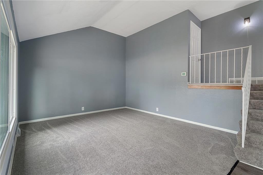136 S Emma St - Photo 3 of 7