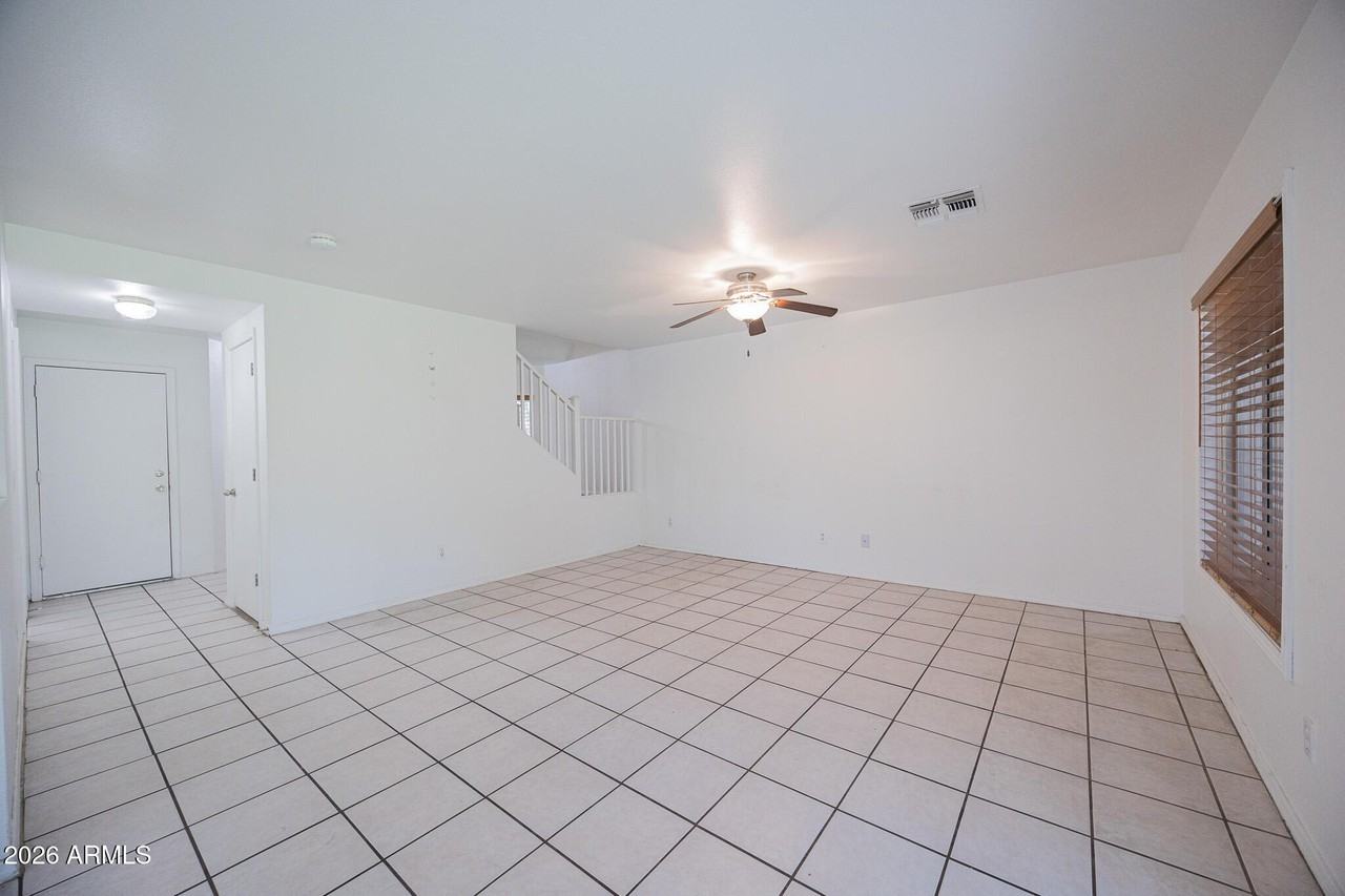 11595 W Holly St - Photo 6 of 35