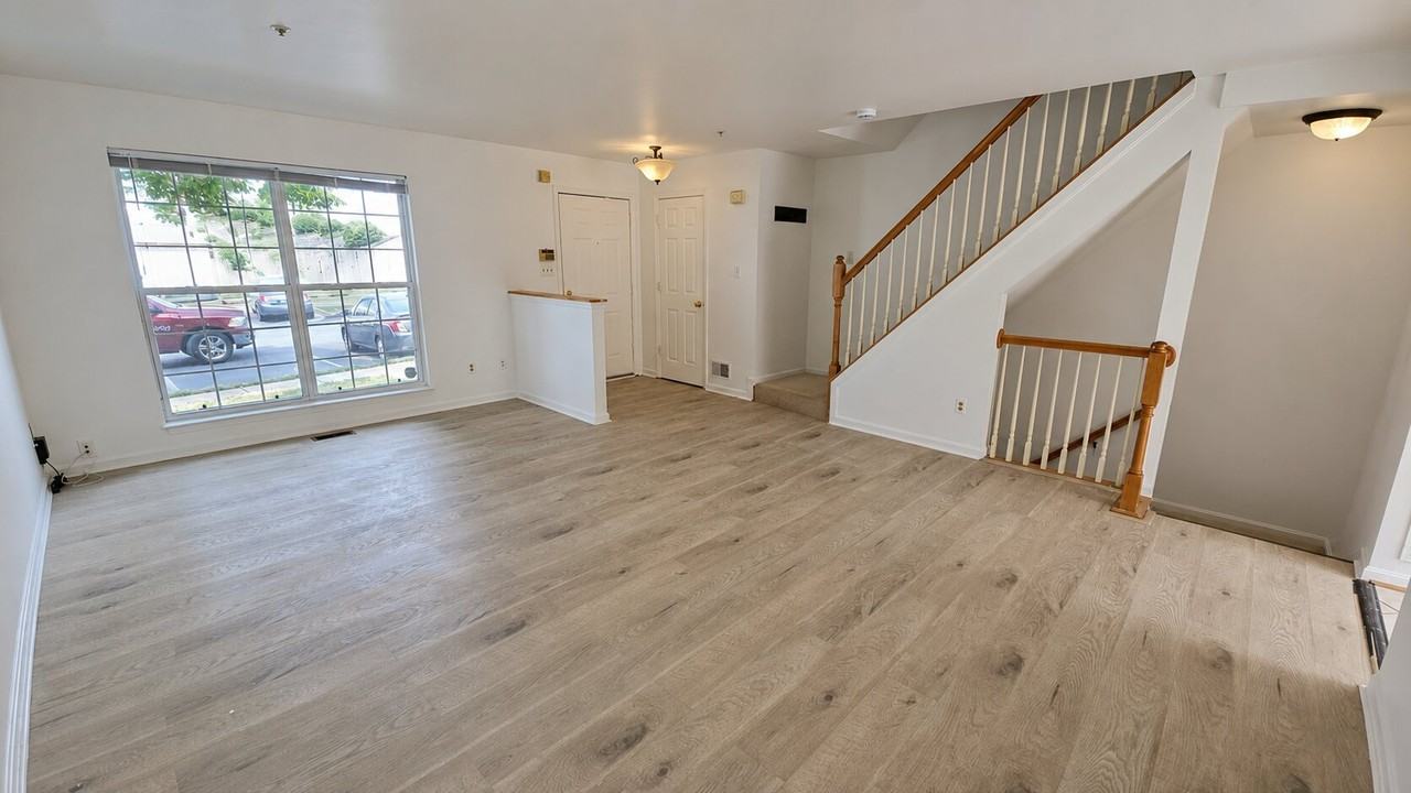 120 Royalty Cir - Photo 3 of 24