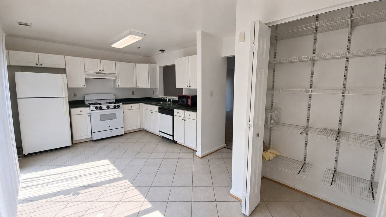 120 Royalty Cir - Photo 4 of 24
