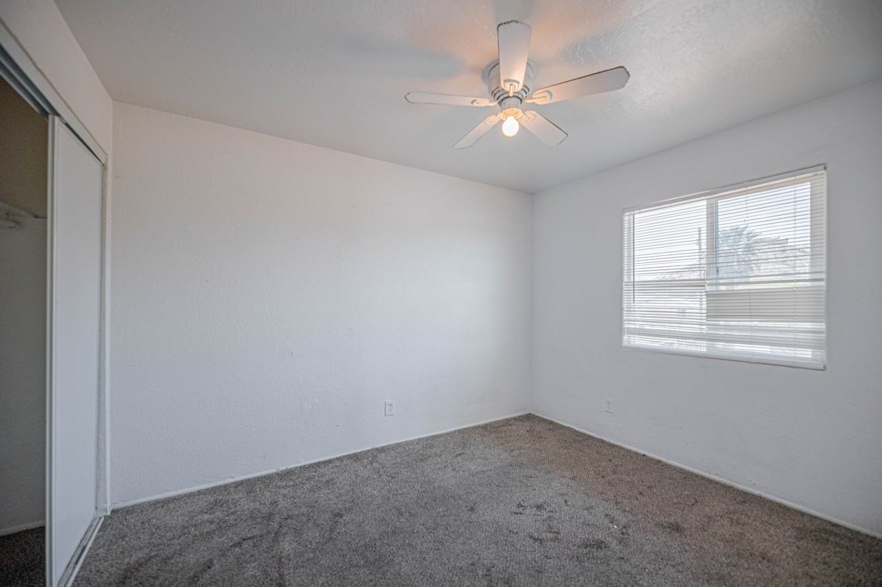 9606 N 11Th Ave - Photo 7 of 15