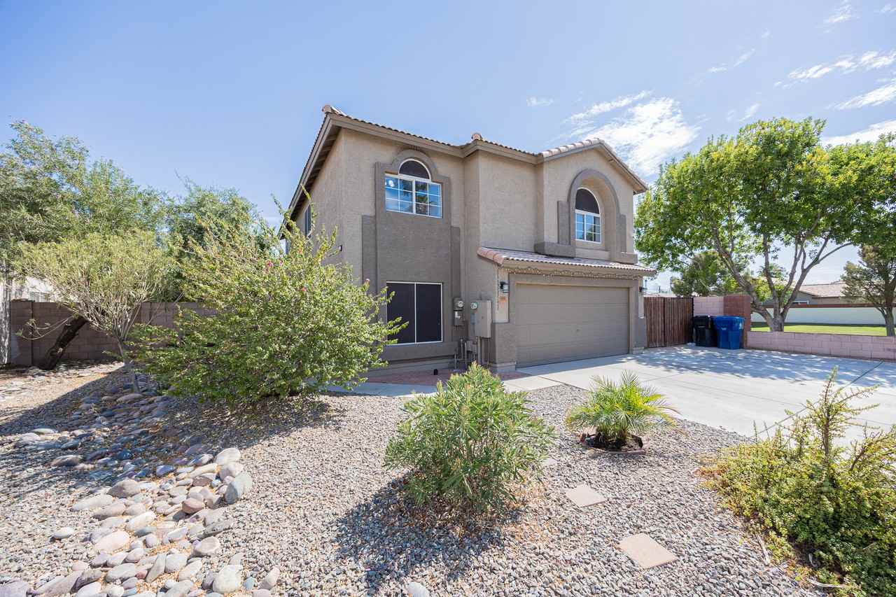 11595 W Holly St - Photo 3 of 35