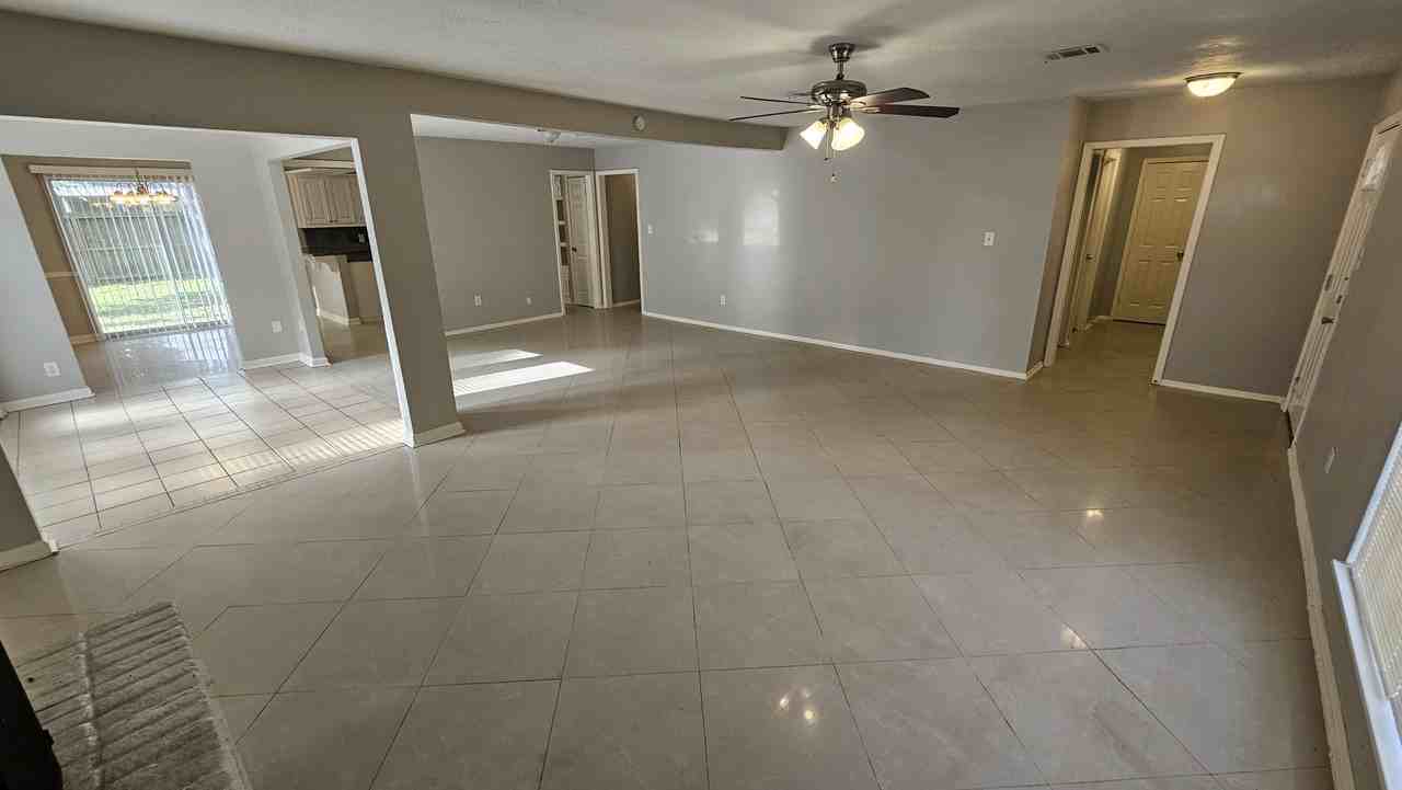 3310 Indian Mound Trl - Photo 3 of 22