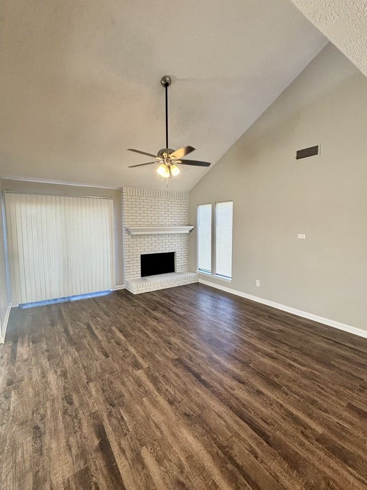 14218 High Point Dr - Photo 2 of 23