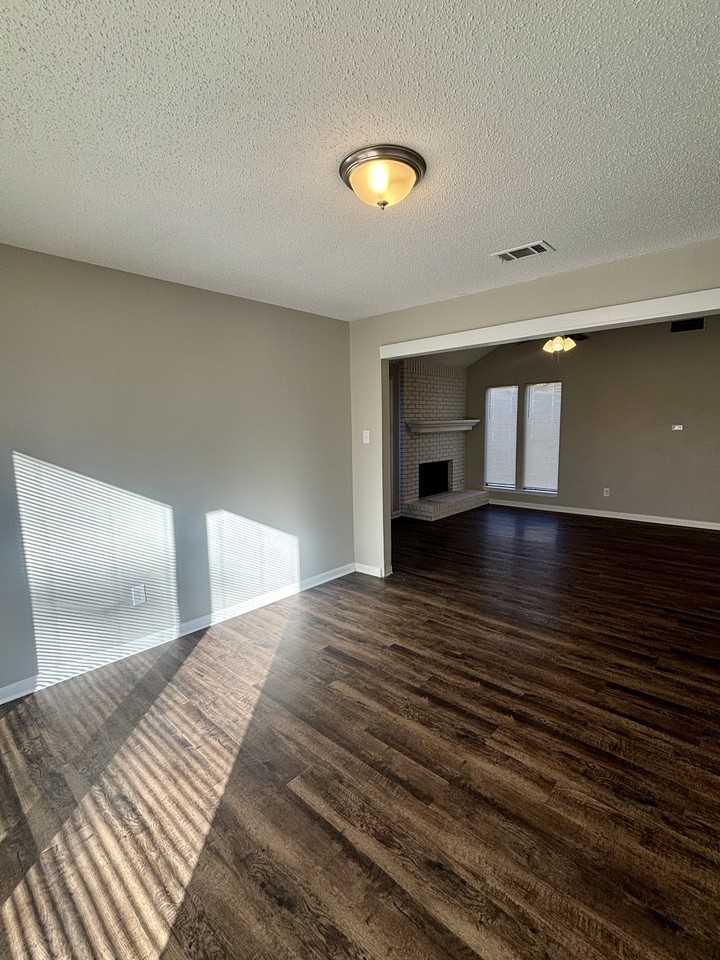 14218 High Point Dr - Photo 7 of 23
