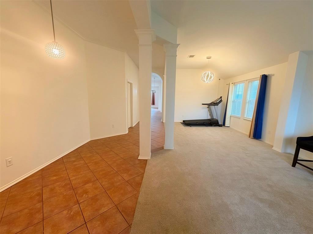 5601 Piedra Dr - Photo 6 of 30