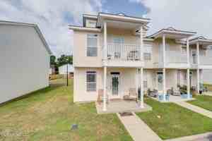 featured image of 1131 Century Oaks Dr