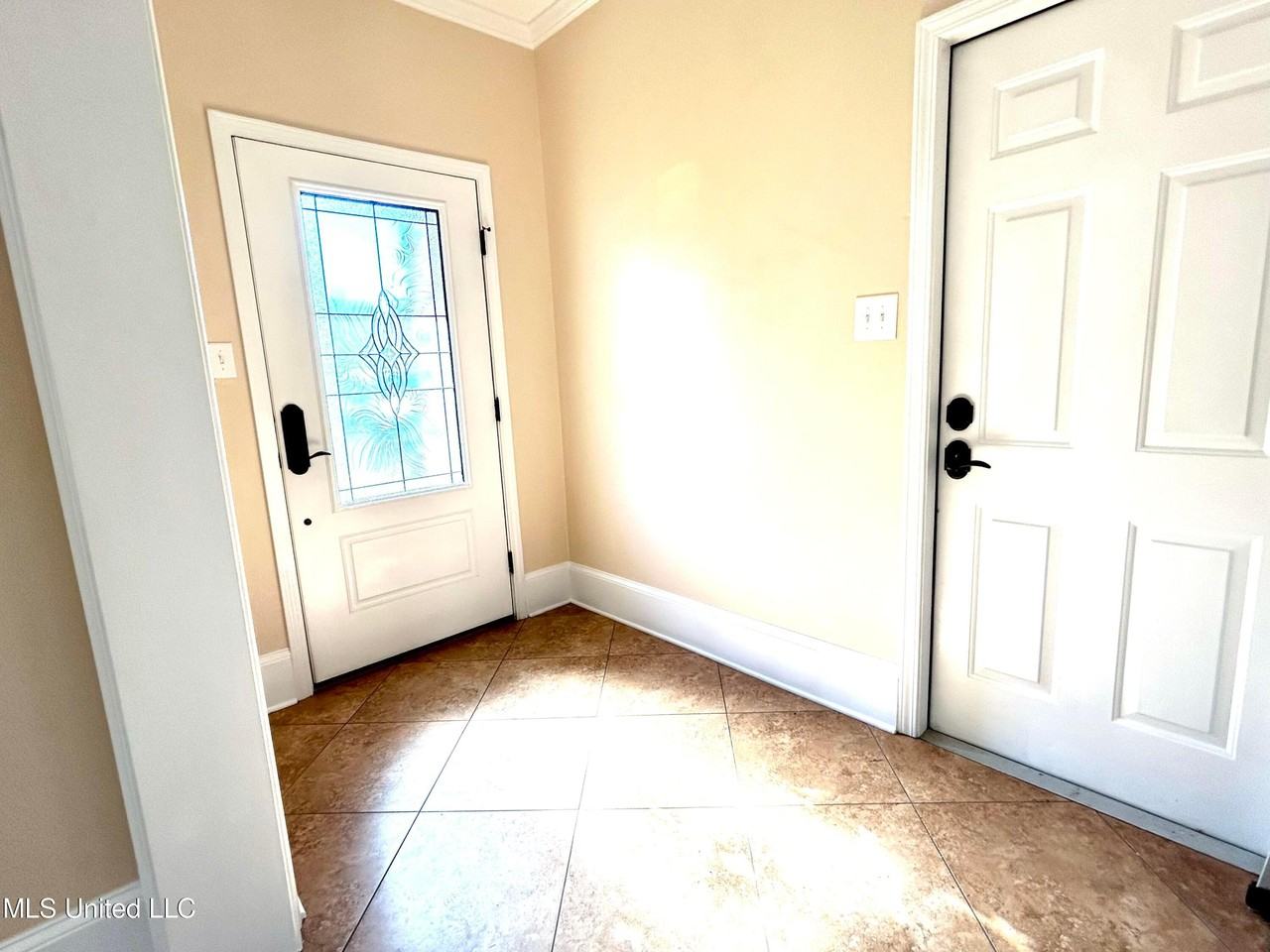 3609 Reeves Ln - Photo 2 of 23