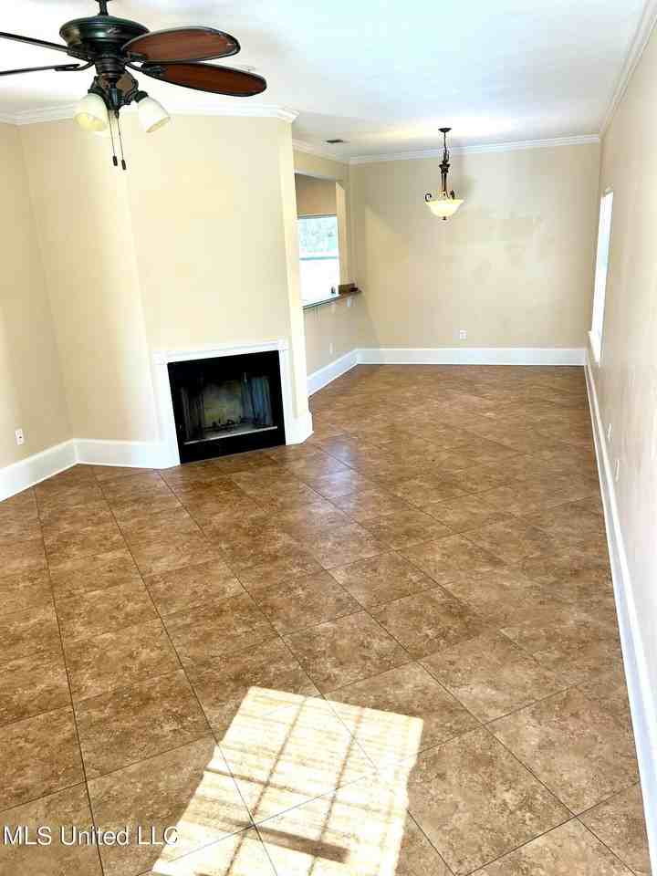 3609 Reeves Ln - Photo 3 of 23