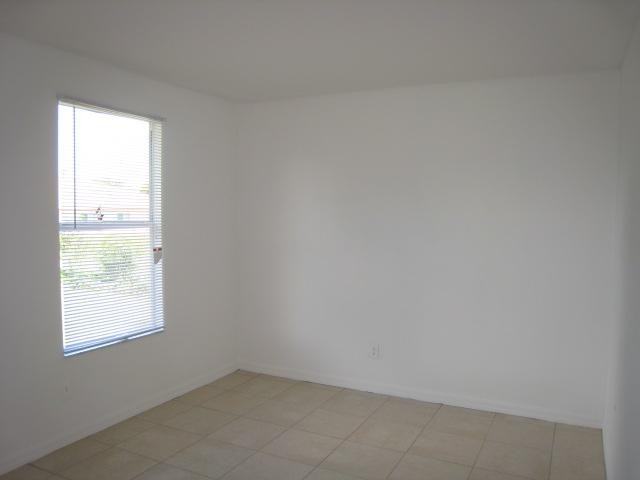 1123 Ichabod Ave - Photo 5 of 15