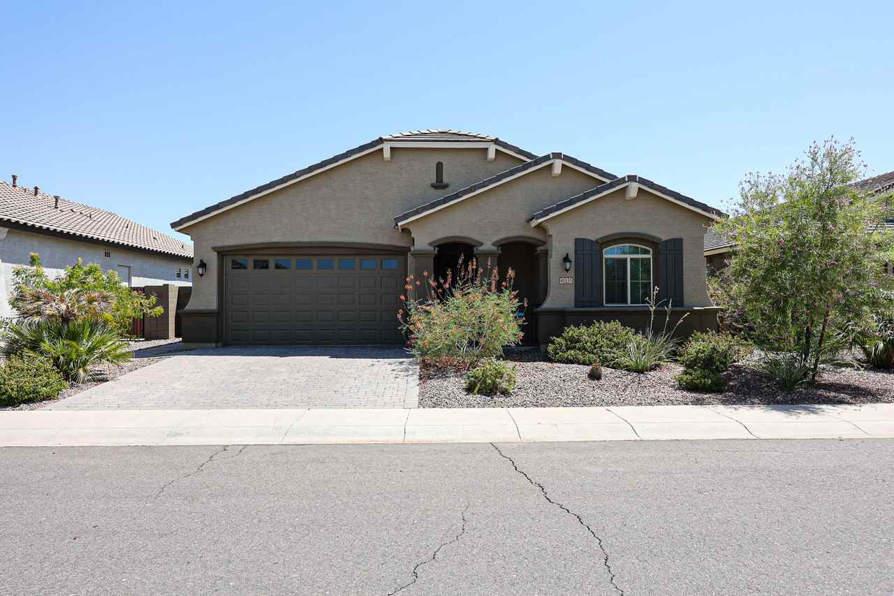 41335 W Almira Dr - Photo 2 of 26