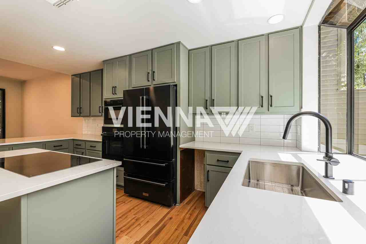 340 Wyndgate Rd - Photo 5 of 20