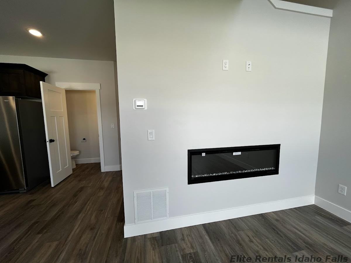 3355 Judy St - Photo 5 of 21