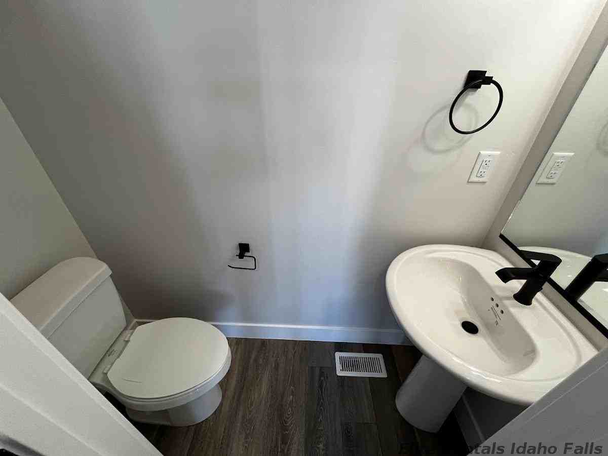 3355 Judy St - Photo 7 of 21