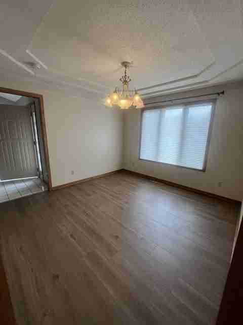 653 Parkwood Cir - Photo 3 of 25