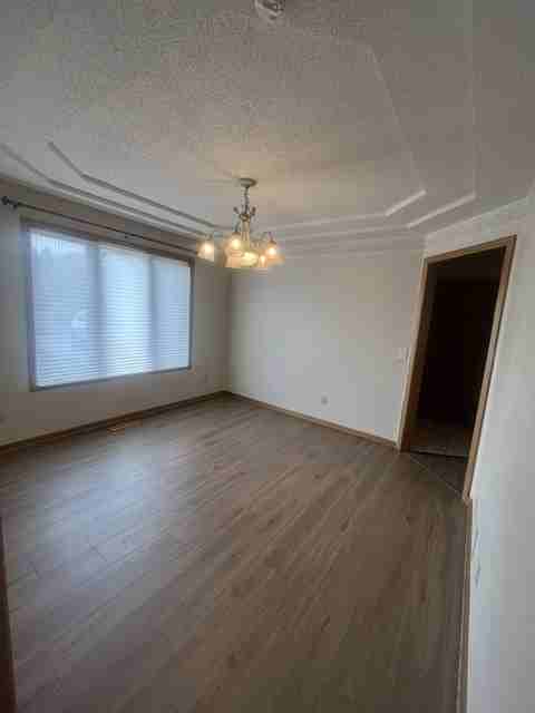 653 Parkwood Cir - Photo 4 of 25
