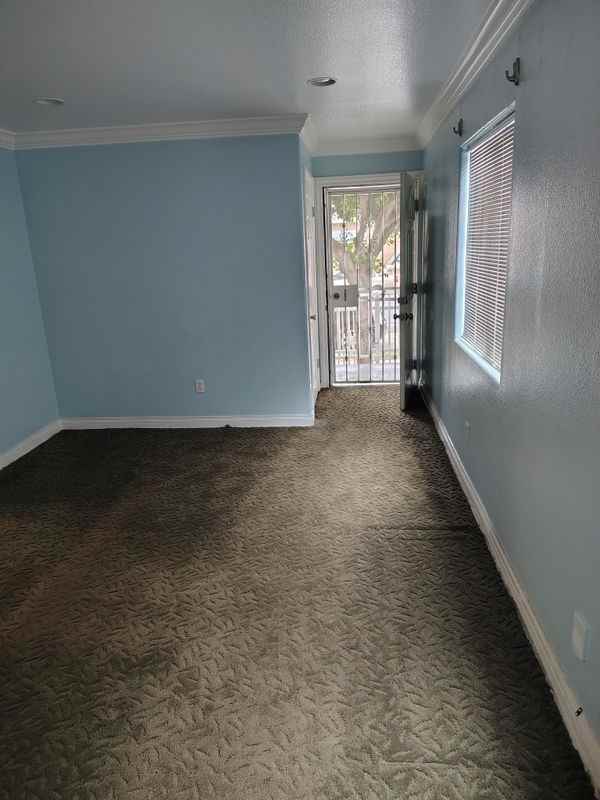 10516 Avalon Blvd - Photo 2 of 7
