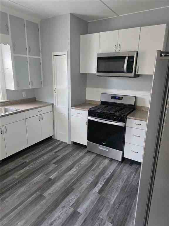 140 Larch St - Photo 7 of 10