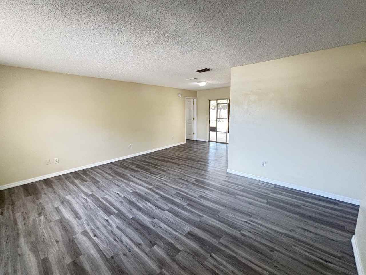2665 Wildwood Ln - Photo 4 of 26