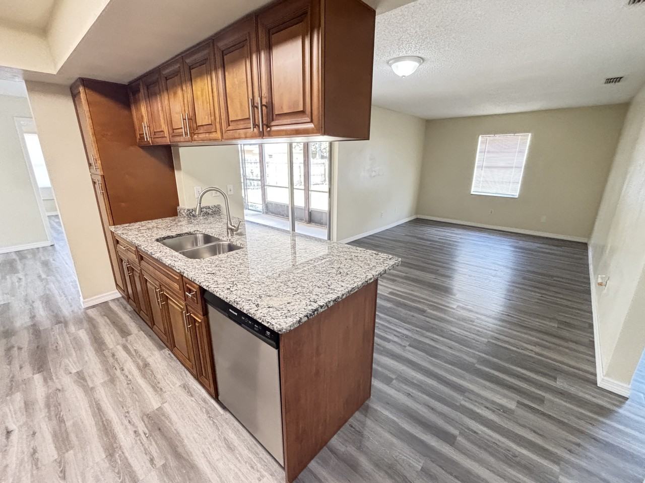 2665 Wildwood Ln - Photo 7 of 26