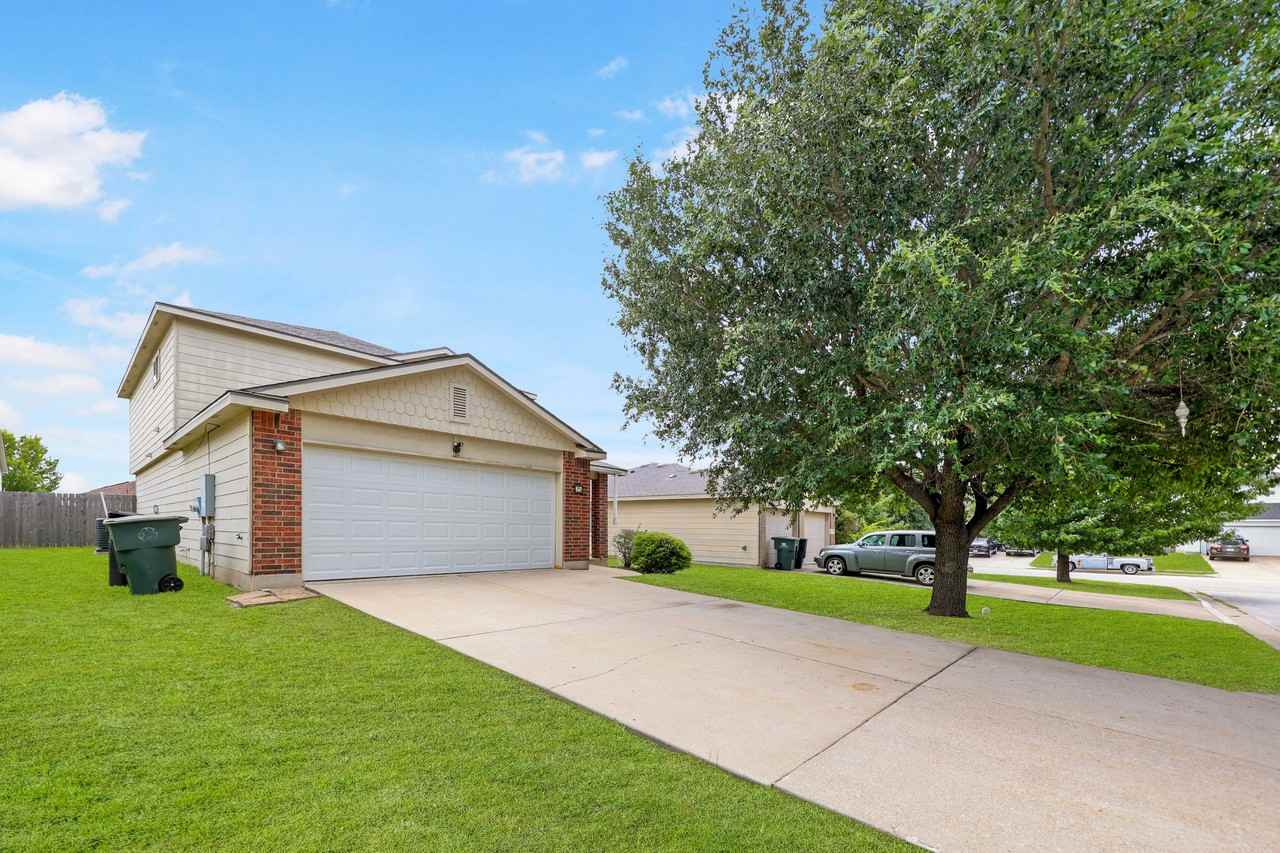 25 Avrshire Ln - Photo 2 of 26