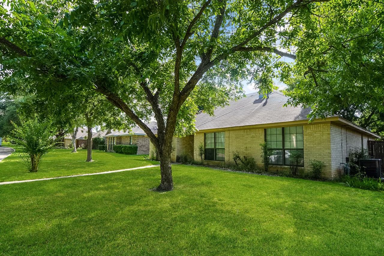 4417 Lone Star Trl - Photo 2 of 22
