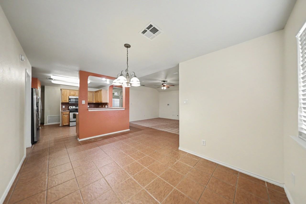 1804 Lobrecht Ct - Photo 6 of 27