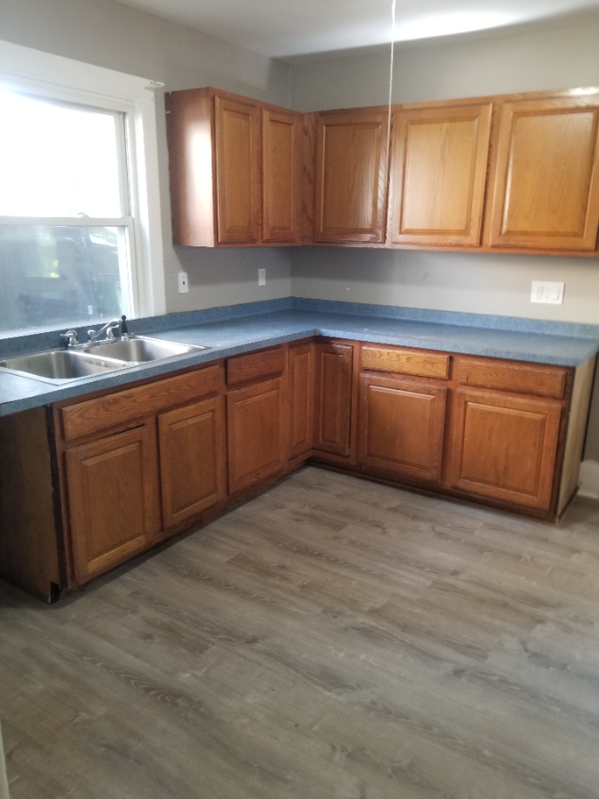 126 Van Bergh Ave - Photo 4 of 9