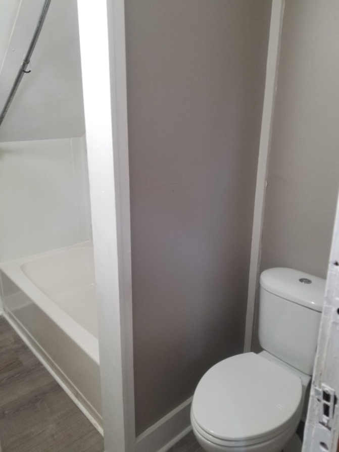 126 Van Bergh Ave - Photo 5 of 9