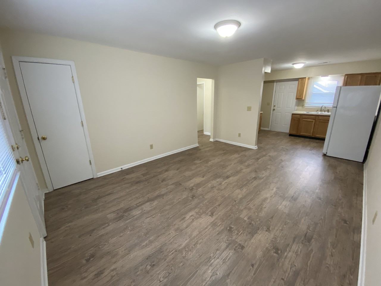 110 W Piedmont St - Photo 3 of 13