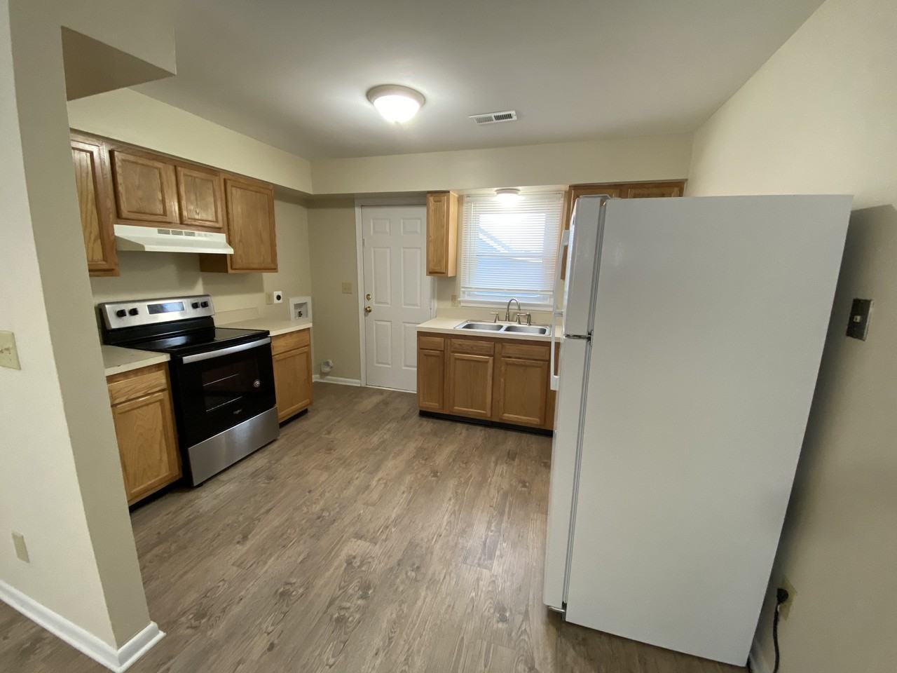 110 W Piedmont St - Photo 4 of 13