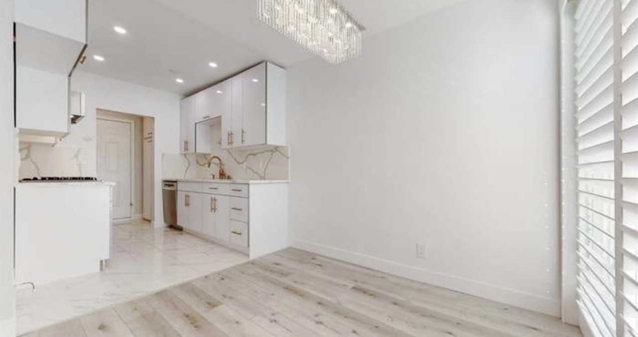 3010 Montrose Ave #21 - Photo 3 of 12