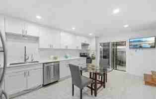 featured image of 1602 N King St #K2