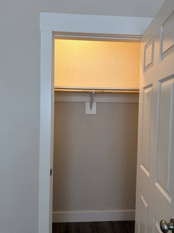 1520 C St - Photo 5 of 9