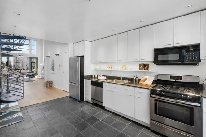 161 Gilbert St #11 - Photo 7 of 11