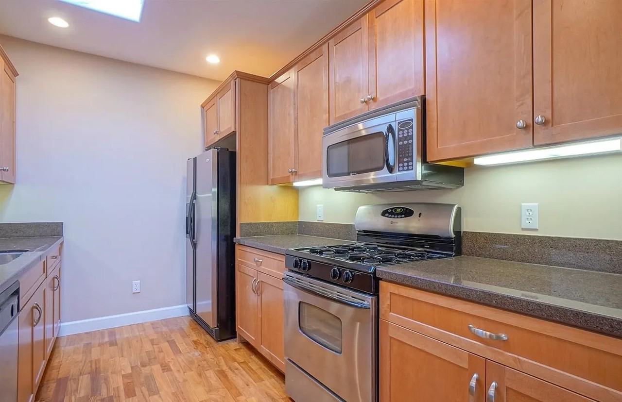89 Goethe St #18 - Photo 4 of 17