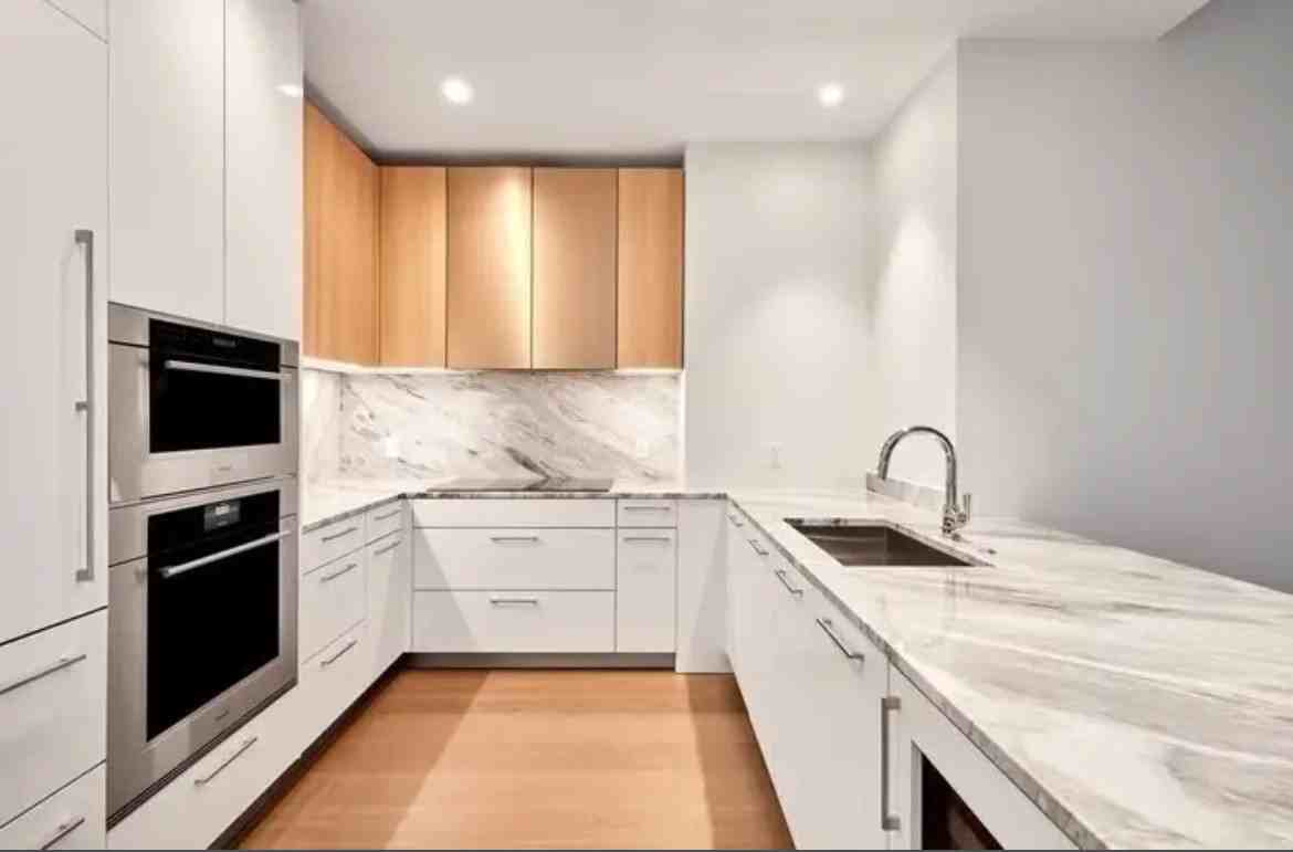 240 Devonshire St - Photo 2 of 3