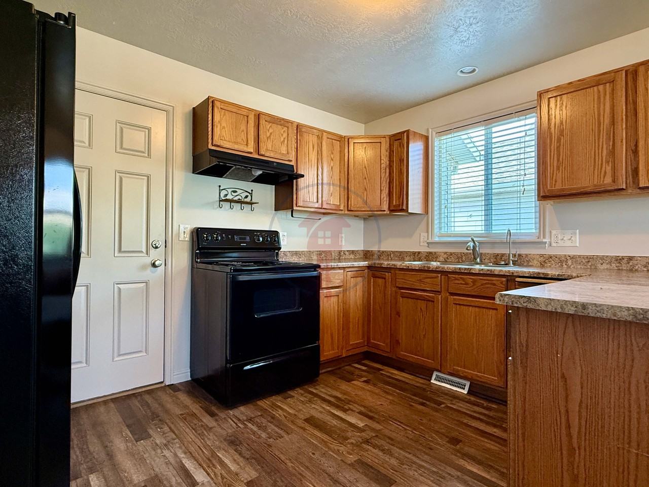 103 Crystal Bay Dr - Photo 3 of 24