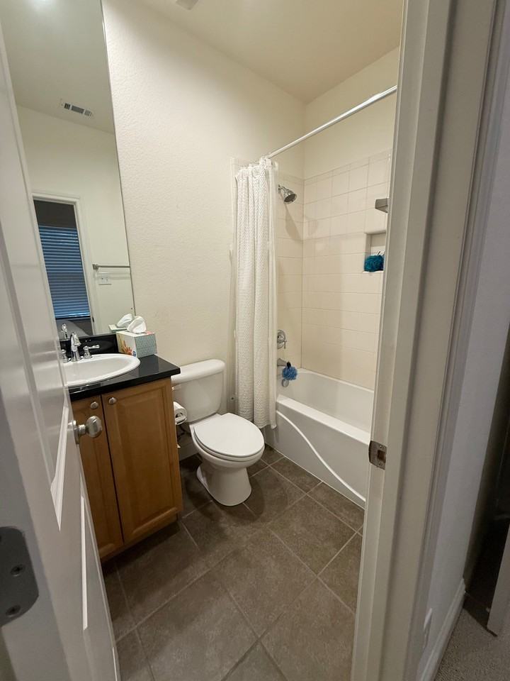 4230 Travis St #8 - Photo 5 of 43