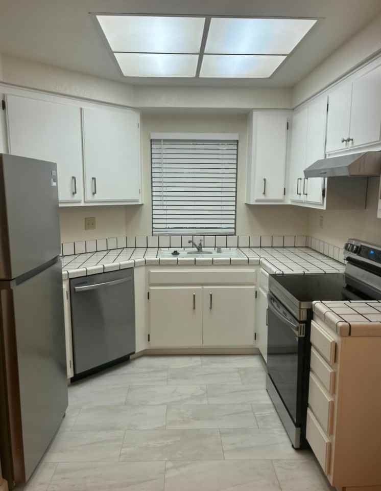 6252 Civic Terrace Ave #B - Photo 3 of 18