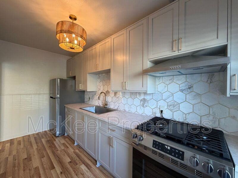 2142 1st Ave - Photo 4 of 11
