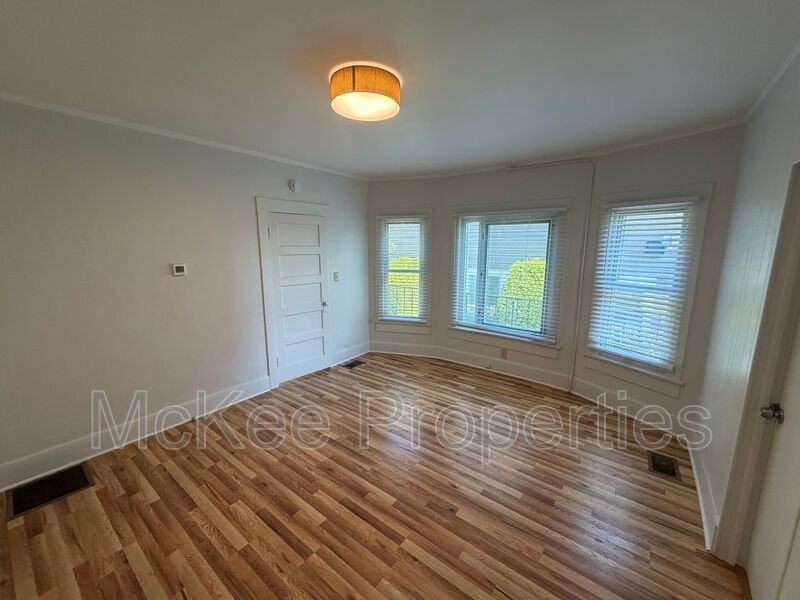 2142 1st Ave - Photo 5 of 11