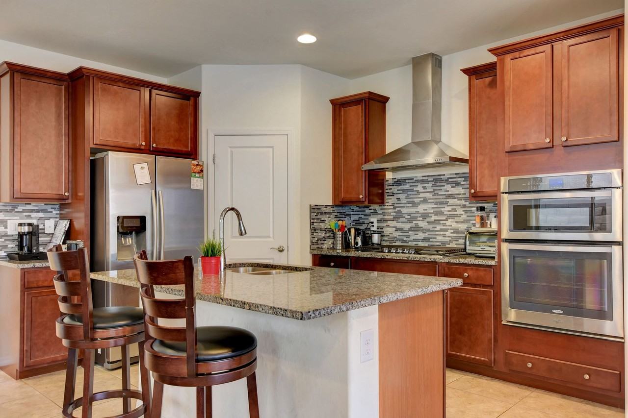 47 Berneri Dr - Photo 6 of 14